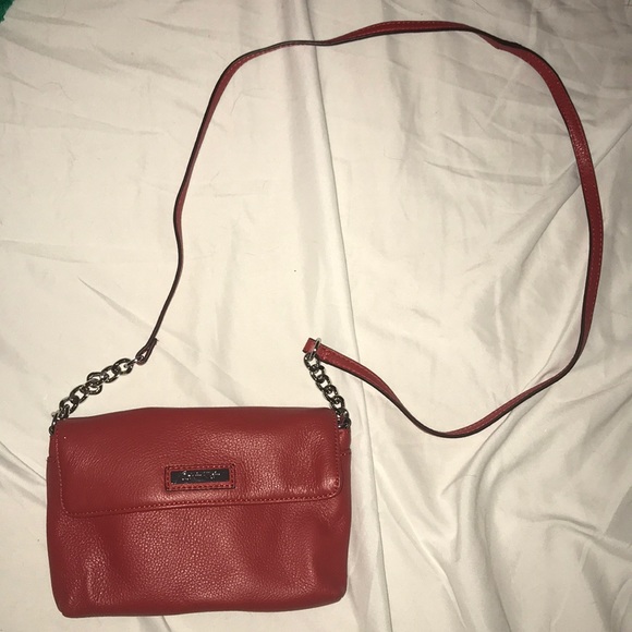 🎉HOST PICK🎉 CALVIN KLEIN CROSSBODY IN RED - Picture 3 of 5
